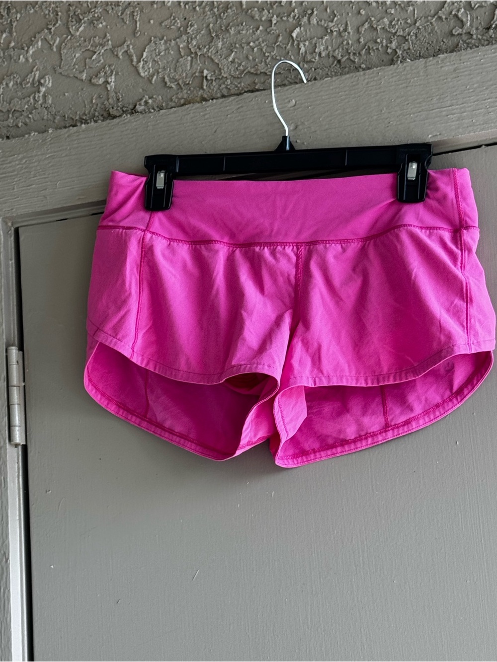 Lululemon Size 6 Women’s Pink Performance Running Shorts
